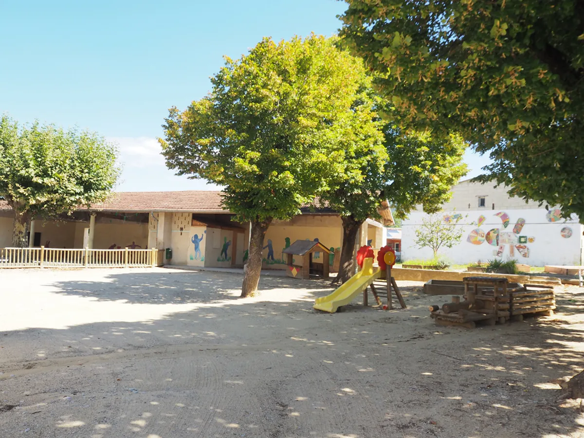 ecole-bourdeaux-cour-3